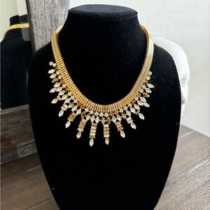 Versona Statement Necklace